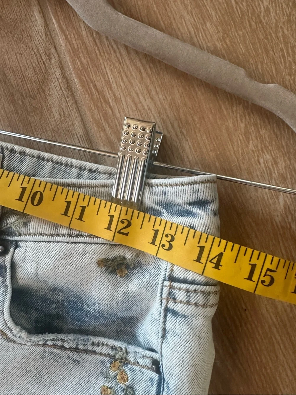 Driftwood   x Free People embroidered jeans featuring a light wash SZ 25